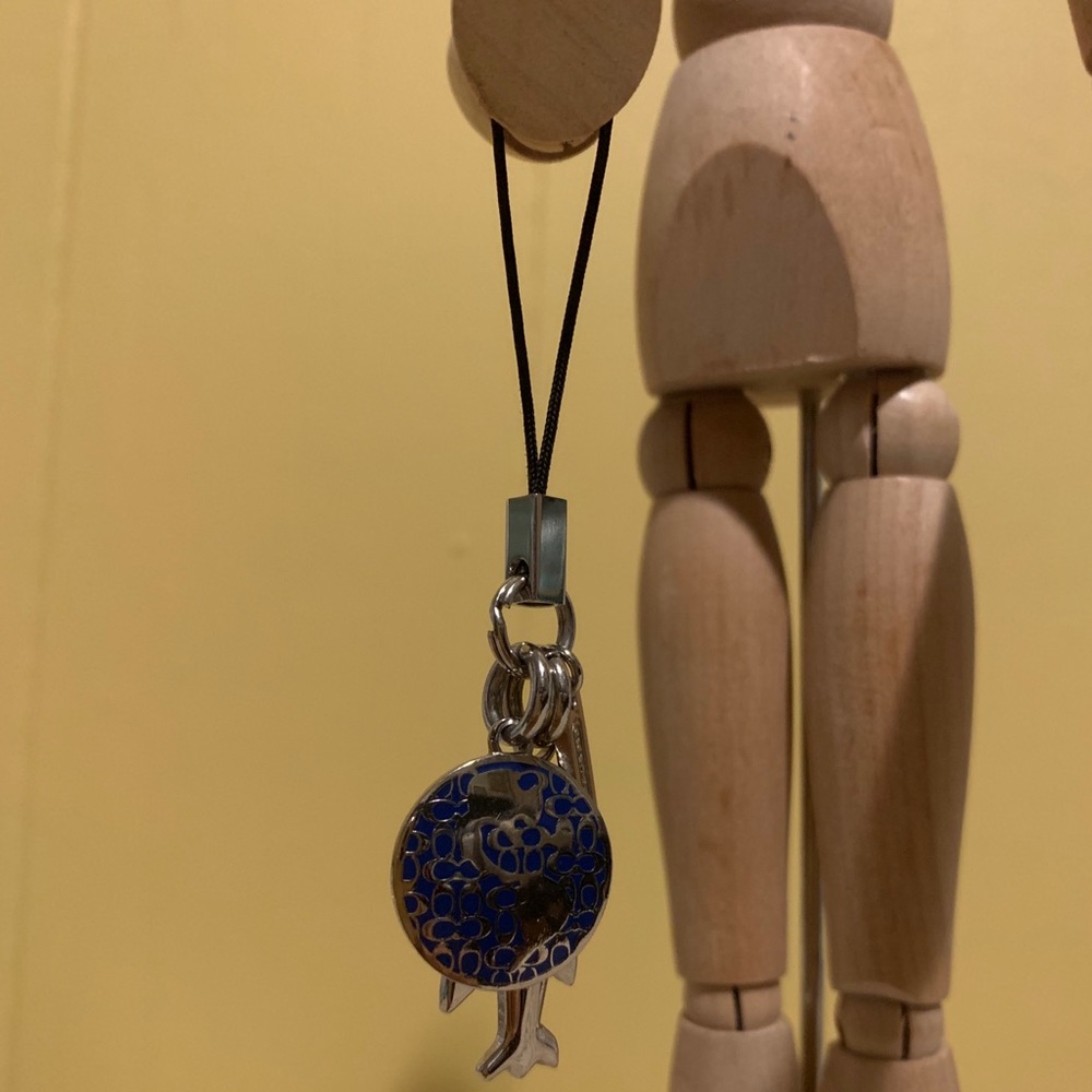 Coach Cell Tag - Picture 2 of 5